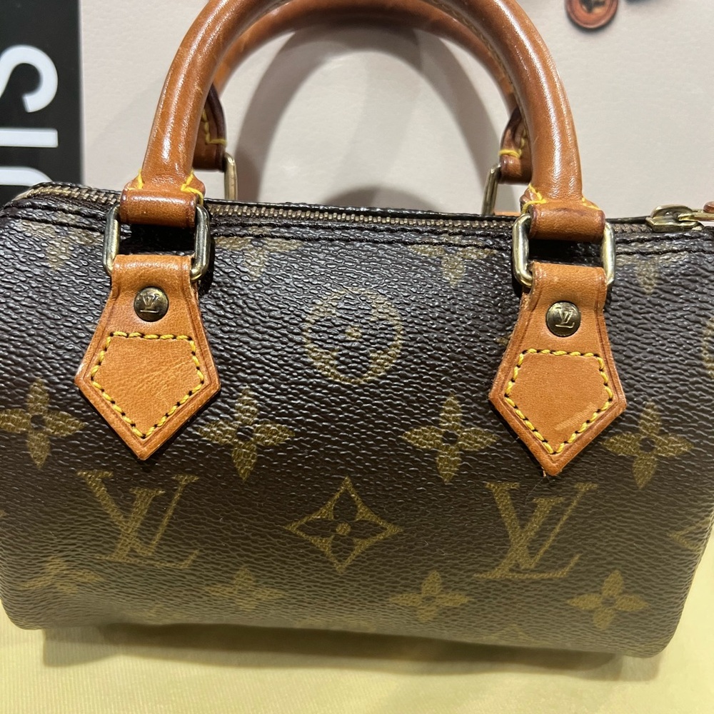 🔥💯Authentic LOuis Vuitton Mini Speedy🔥 - Picture 2 of 16